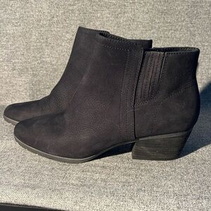 Blondo Nubuck Bootie